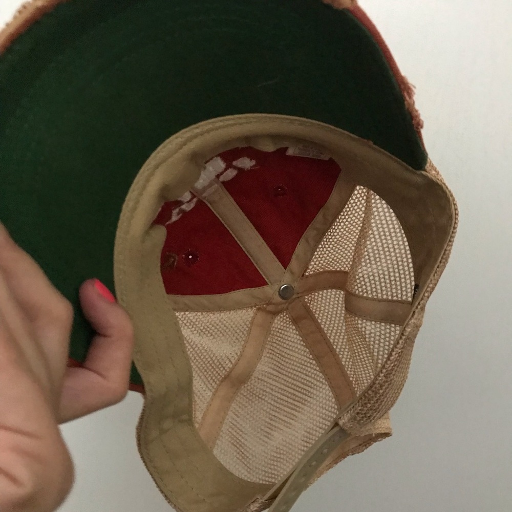 Cute hat! - Picture 3 of 3